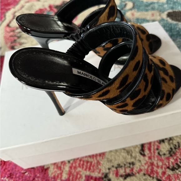 ✨ MANOLO BLAHNIK✨ Cisto Leopard Animal Print Calf Hair heels sandals $895 Retail - Picture 8 of 11
